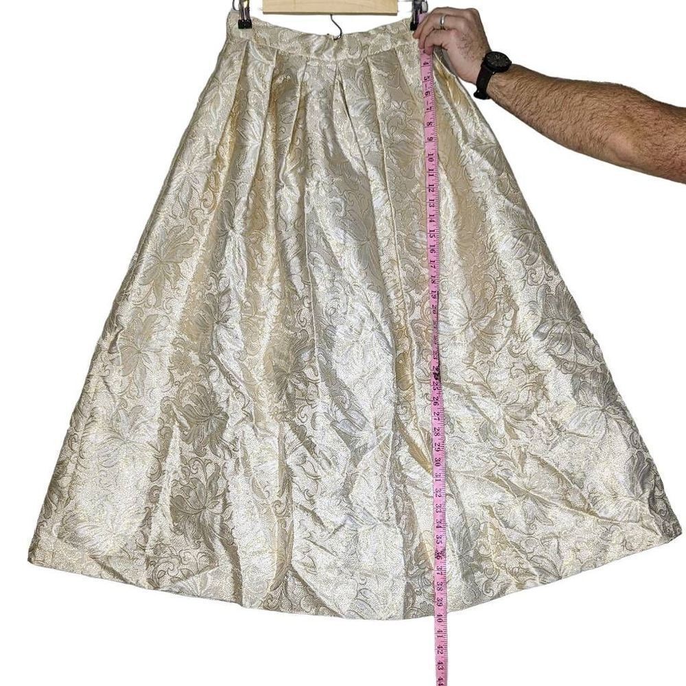 Hampton Nites Embroidered Metallic Cropped Blouse Pleated Skirt Beige Sz Medium - Picture 2 of 15
